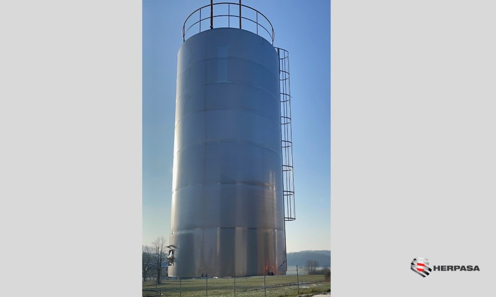 Réservoir de stockage d'eau minérale