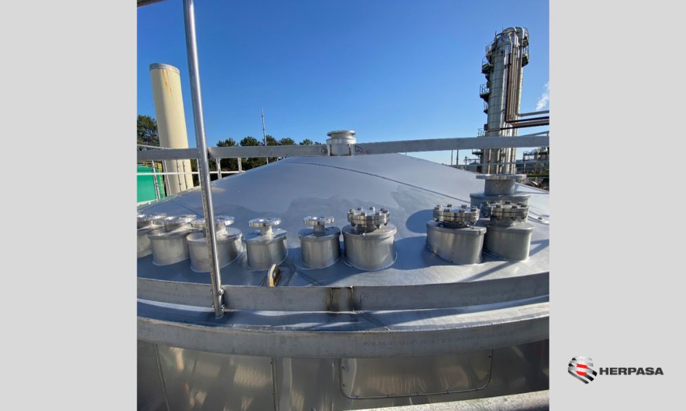 Cuve de stockage de produits chimiques en France